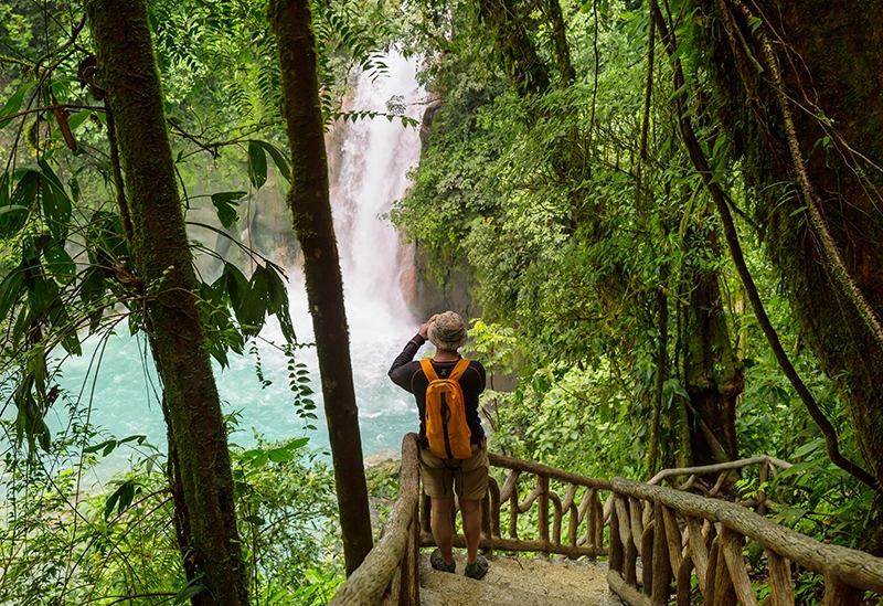 Tropical rainforest, volcanoes, beaches, and cultural landmarks in Central America