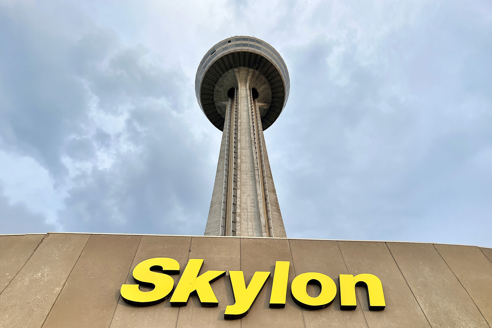 Famous Skylon Tower overlooking Niagara Falls with its elevated observation deck and revolving dining room